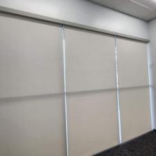 Smooth-and-Modern-Motorized-Roller-Shades-on-Emerald-Dunes-Dr-in-Orlando-FL 4